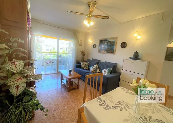 Diamant Apartment, Con Parking شقة سالو